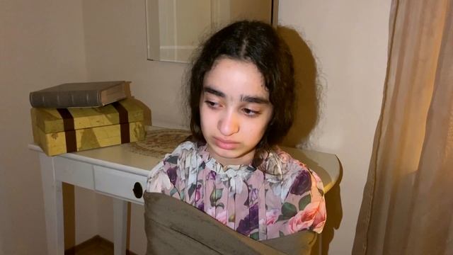Рафаэлла Бабаян. Еврейская девочка вся в крови смотреть онлайн