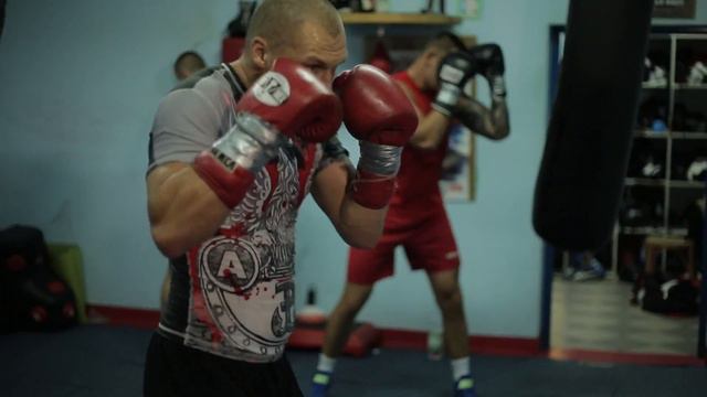 Гловацки продолжает подготовку к бою с Усиком. Głowacki kontynuuje przygotowania do walki z Usyk смотреть онлайн