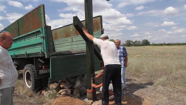 Установка и освящение поклонного креста в хуторе.