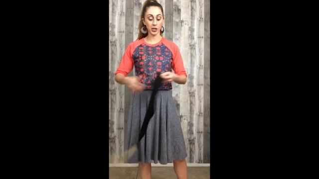 How to Style a Baseball Tee! смотреть онлайн