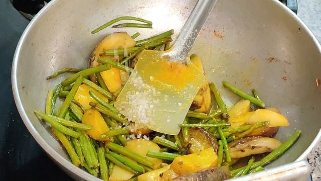 चलिए बनाते हैं गर्मी में राहत देने वाली सब्जी | GARMI ME RAHAT WALI SABZI...MUST TRY.. смотреть онлайн
