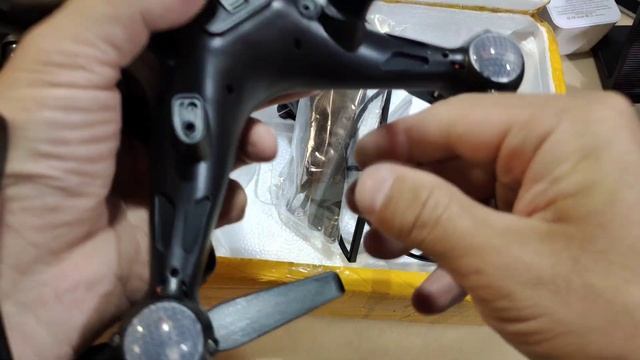 Распаковка квадрокоптера F68 за 55$ с 4К камерой - Stable Adjustable Camera Quadrocopter Wifi FPV