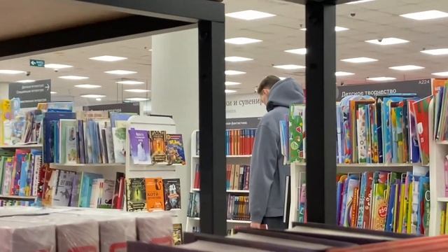 Vlog | новогодняя суета, подарки, новые книги ? смотреть онлайн