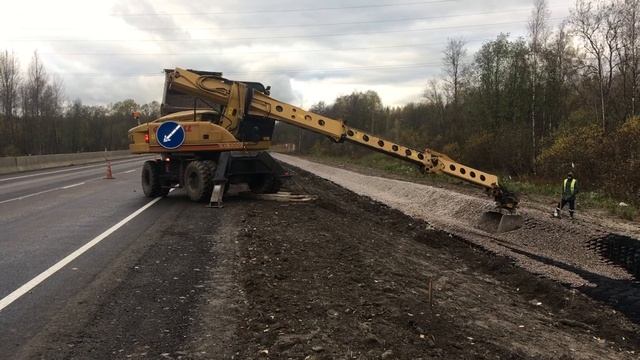 Экскаватор GRADALL XL 3300 - работа с откосами (габионами) смотреть онлайн