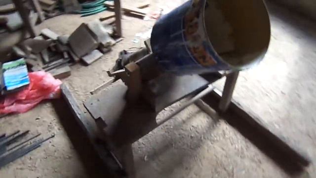 DIY Mini Concrete Mixer 1 смотреть онлайн