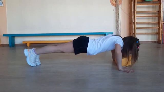 ДОУ 9 Арина отжимание смотреть онлайн