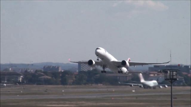 ¡ RARE ! A350 LATAM First Take-Off @ Toulouse Airport【Full HD】 смотреть онлайн