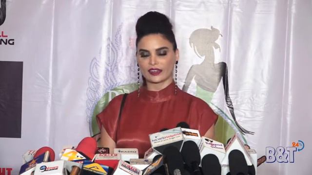 Marina Kuwar Showing Assets and Talks at Red Carpet of Bright Perfect Miss India Awards смотреть онлайн