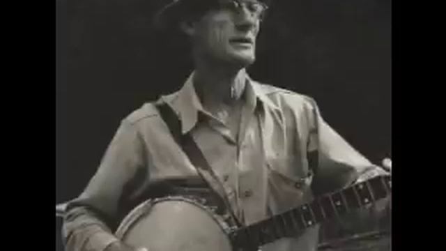 Roscoe Holcomb - Hills Of Mexico смотреть онлайн