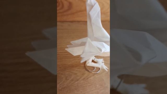 Журавль в технике оригами. Автор модели - Роман Диаз (Roman Diaz). #оригами #журавль #origamicrane смотреть онлайн