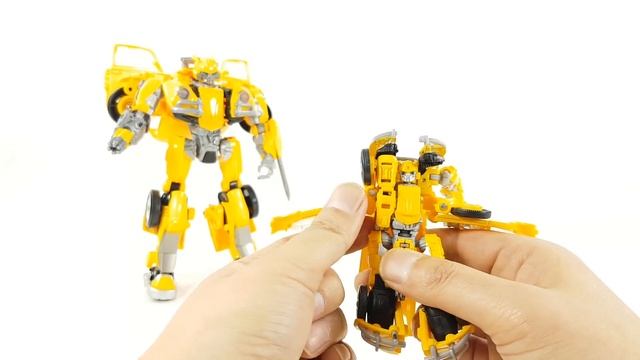 Transformers Movie Studio Series Bumblebee KO Leader Upscale VW Beetle Bumblebee Car Robot Toys смотреть онлайн