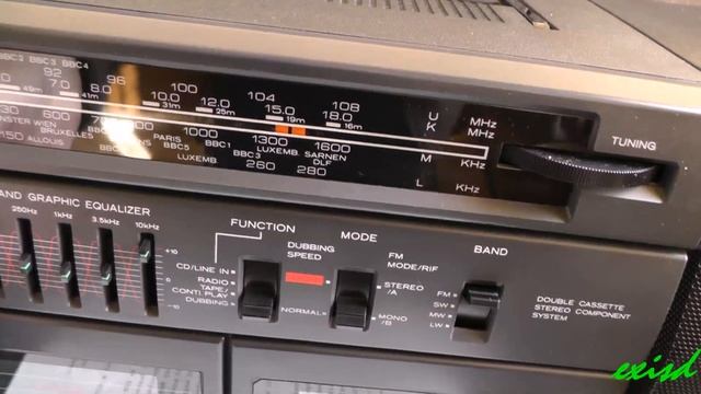 Hitachi TRK-W530E Double Cassette Stereo Component System