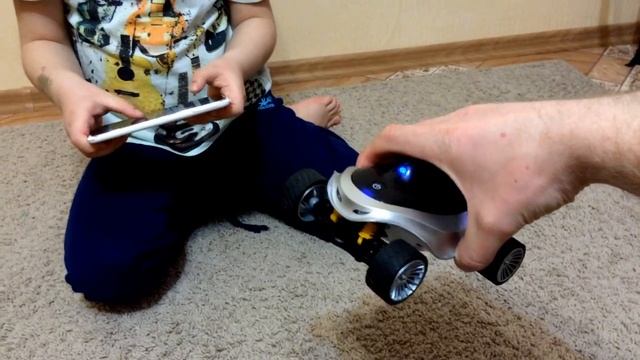 Супер машинка!!! Работает от айфона. Играем смотреть онлайн
