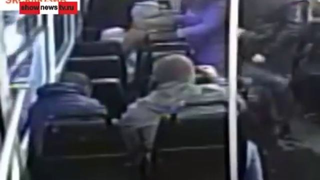Кикбоксёра оскорбили смотреть онлайн