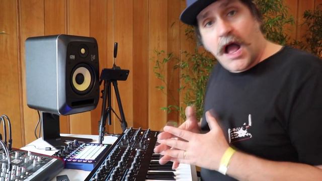 Novation Summit Overview by Chris Calcutt смотреть онлайн