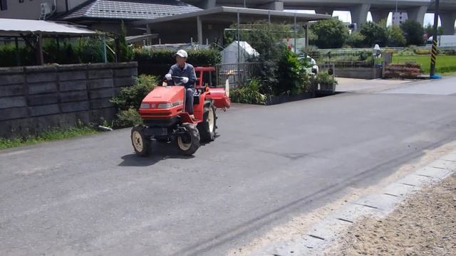 Японский дизельный мини трактор YANMAR Ke 3 смотреть онлайн