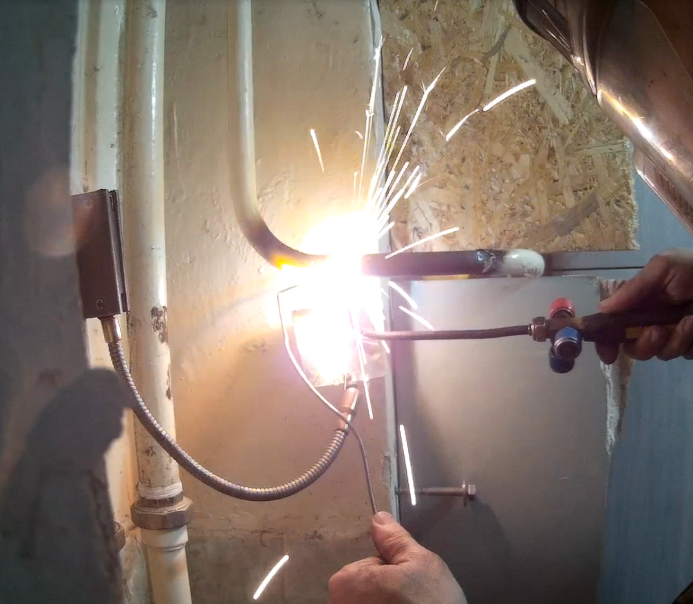 Газосварка ЖКХ. Много работы после выходных.Gas welding housing and communal services смотреть онлайн