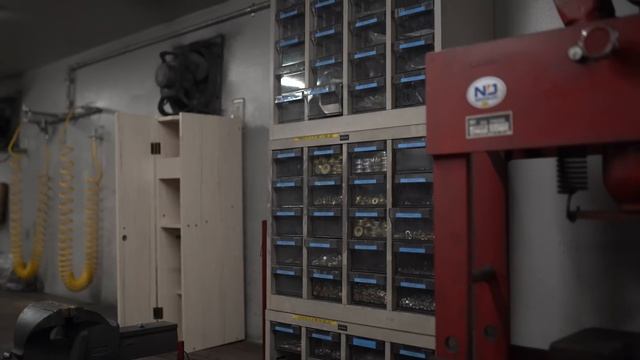 The Japanese Tuner Re-Inventing Ferrari Enzos - Iding Power смотреть онлайн