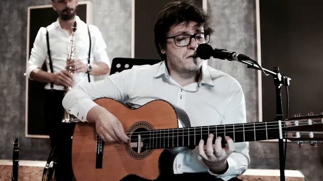 Gypsyplay - Autumn Leaves (Joseph Kosma) смотреть онлайн