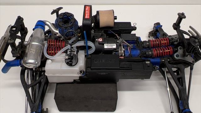 Traxxas Revo 3.3 Full Review - Best RC Nitro Monster Truck? смотреть онлайн