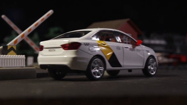 Машинка металлическая Яндекс.Такси, коллекционная LADA VESTA, 1:24, озвучено ЯНДЕКС.ТАКСИ, JB125134 смотреть онлайн