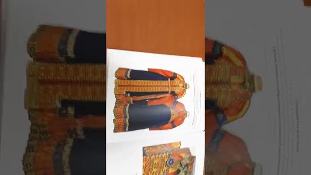 Сарафан белый, синий, красный. Обзор книги и комментарии