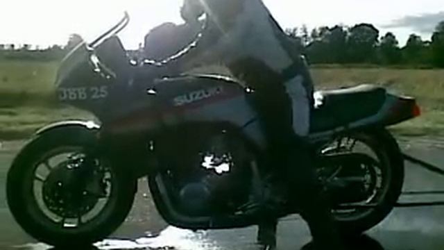 Suzuki gsx 400 FWS смотреть онлайн