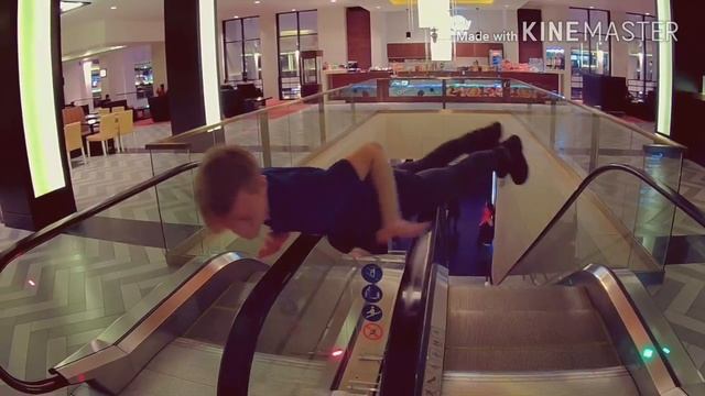 Кататься на Эскалаторе смотреть онлайн