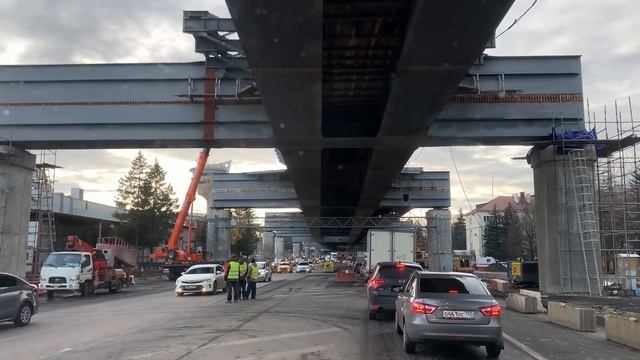 Жрет резину, жалко мишлен. смотреть онлайн