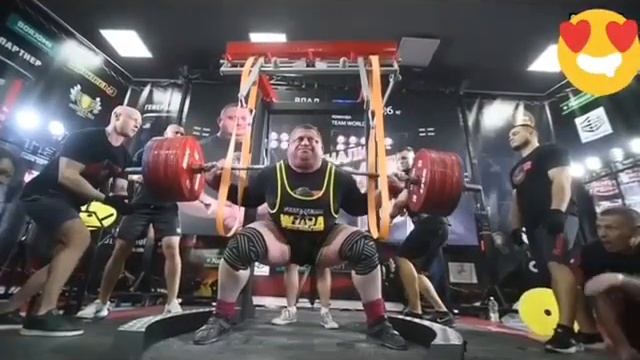 Чеченец установил мировой рекорд в приседании со штангой. смотреть онлайн