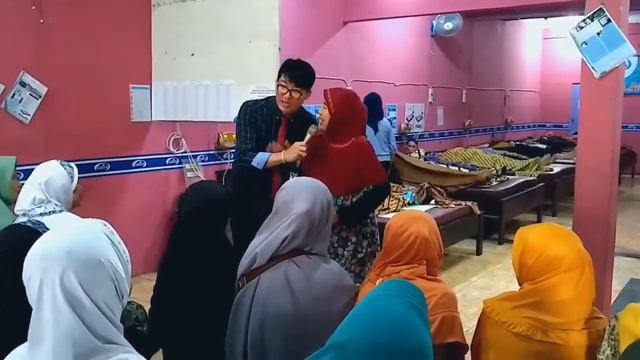 CBP Ibu Entin dan mendapatkan hadiah Batu So Seong Che смотреть онлайн
