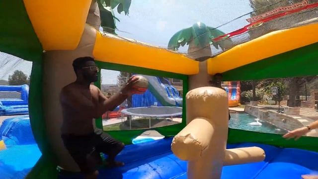 I Turned My Backyard Into a WATER PARK For 24 Hours смотреть онлайн