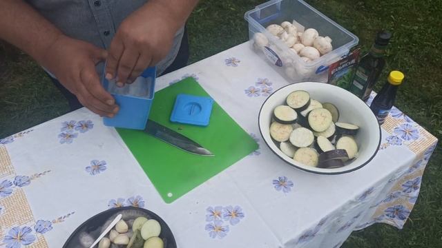 Шашлык из свиной корейки на кости Чалагач. Ну очень сочно!!! смотреть онлайн