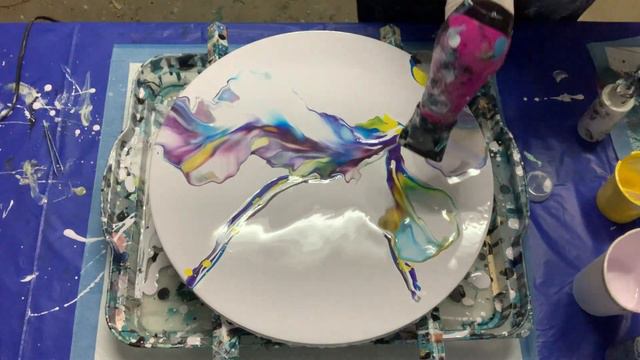 Lovely lavender Dutch pour, acrylic art смотреть онлайн