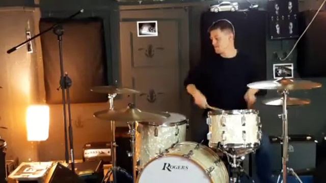 Janečka and groovy shit смотреть онлайн
