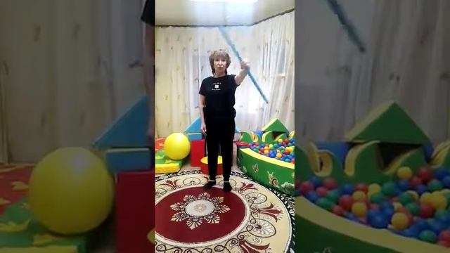 Общеукрепляющие упражнения с гимнастической палкой для пожилых смотреть онлайн