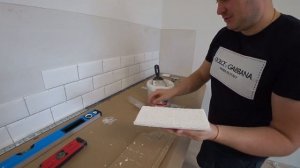 ВЫКЛАДЫВАЕМ КУХОННЫЙ ФАРТУК ИЗ ПЛИТКИ КАБАНЧИК/ФАРТУК ДЛЯ КУХНИ