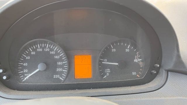 Køb Varebil Mercedes-Benz Vito 109 CDI på Klaravik смотреть онлайн