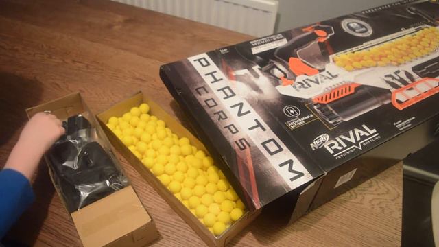 Lenny B - Monster Nerf Blaster Unboxing смотреть онлайн