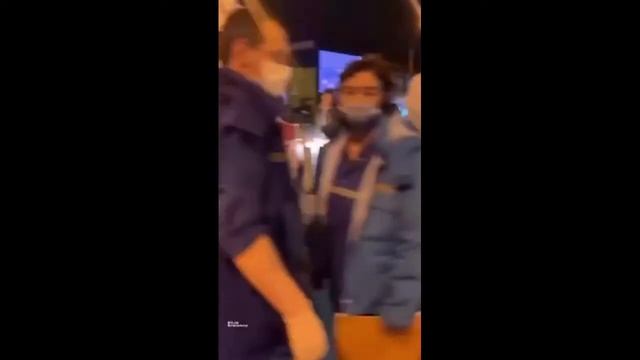 В Челябинске перевернулась скорая с пациентомВидео: Челябинск Online /vk.com.