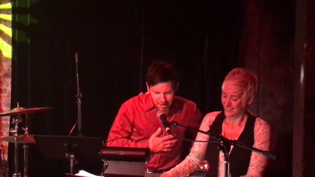Mars sings "My Life is Good" смотреть онлайн