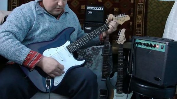 Электрогитара и комбик. Maxwood & Stagg 10 GA.