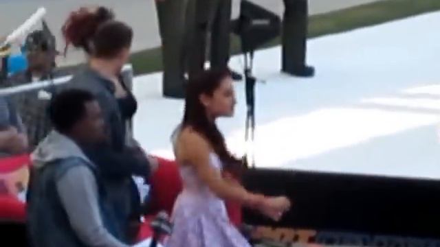 Ariana Grande & Colton Haynes dancing at Wango Tango 2012 смотреть онлайн