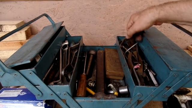 Инструменты и запчасти которые я вожу в своей четверке ВАЗ 2104 смотреть онлайн