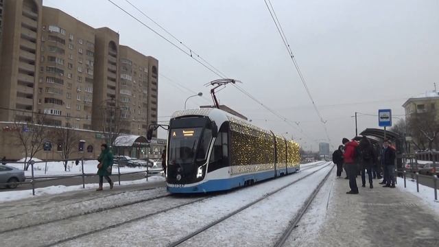"Новогодний трамвай" 71-931М «Витязь-Москва» борт 31247 по маршруту А смотреть онлайн