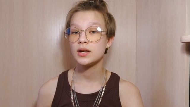 ВОПРОС-ОТВЕТ. "Голосовой помощник-Алиса задаёт мне вопросы, на которые я ответила в этом видио. смотреть онлайн