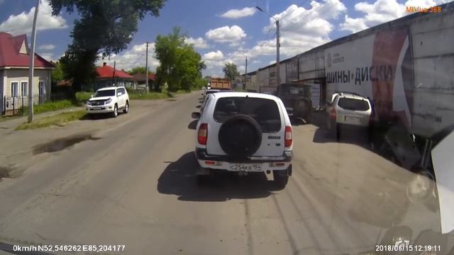 Газель против Пассата смотреть онлайн