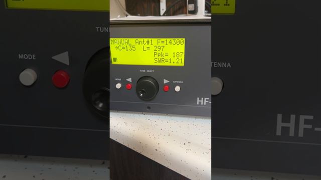 Yaesu 1000D Station with SP5 Speaker and MD1 Microphone смотреть онлайн