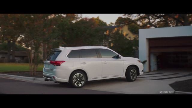 Mitsubishi Canada: 2018 Outlander PHEV смотреть онлайн