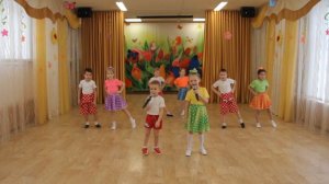 "Мир похож на цветной луг" музыка Владимира Шаинского, слова Михаила Пляцковского